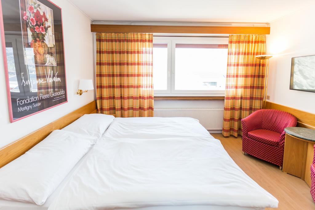 Hotel Du Rhone Sion Szoba fotó