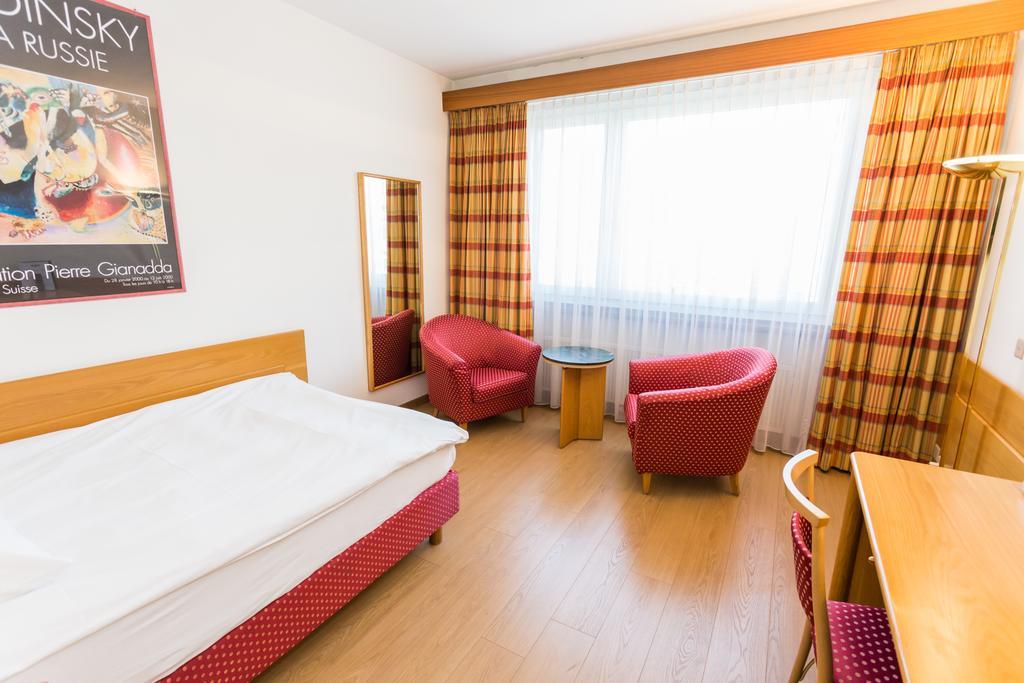 Hotel Du Rhone Sion Szoba fotó