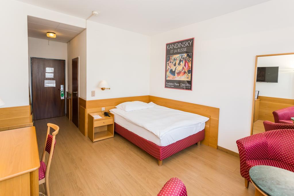 Hotel Du Rhone Sion Szoba fotó